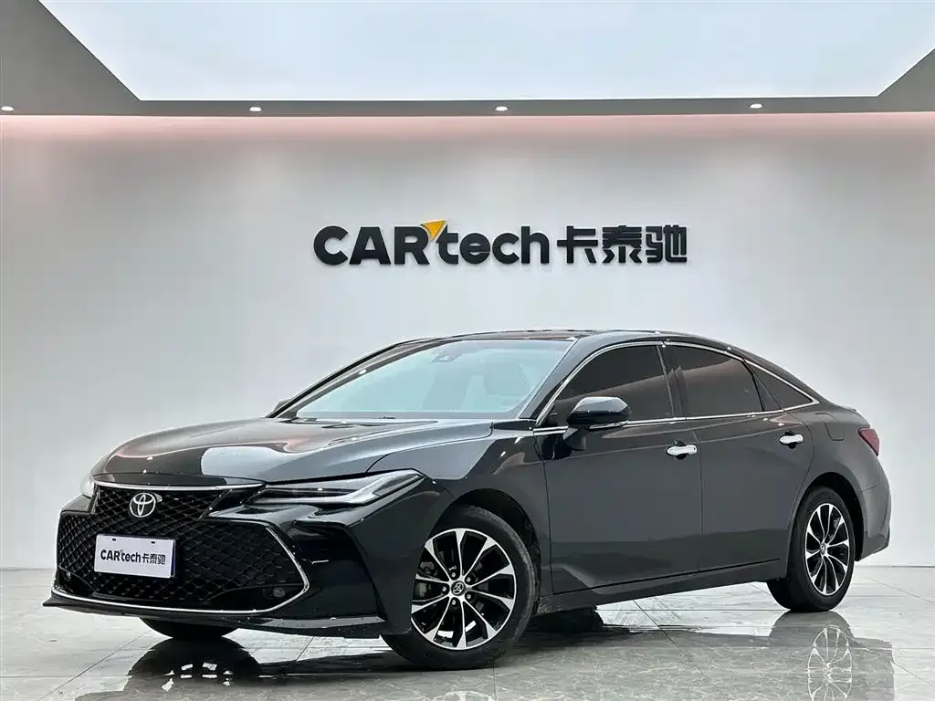 Toyota Avalon — фото 1