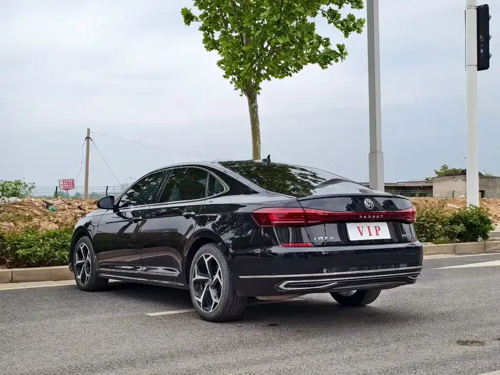 Volkswagen Passat — фото 7