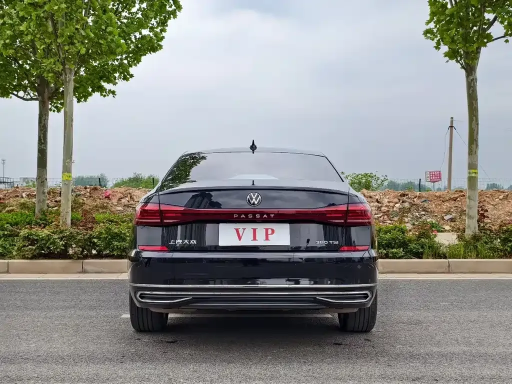 Volkswagen Passat — фото 6