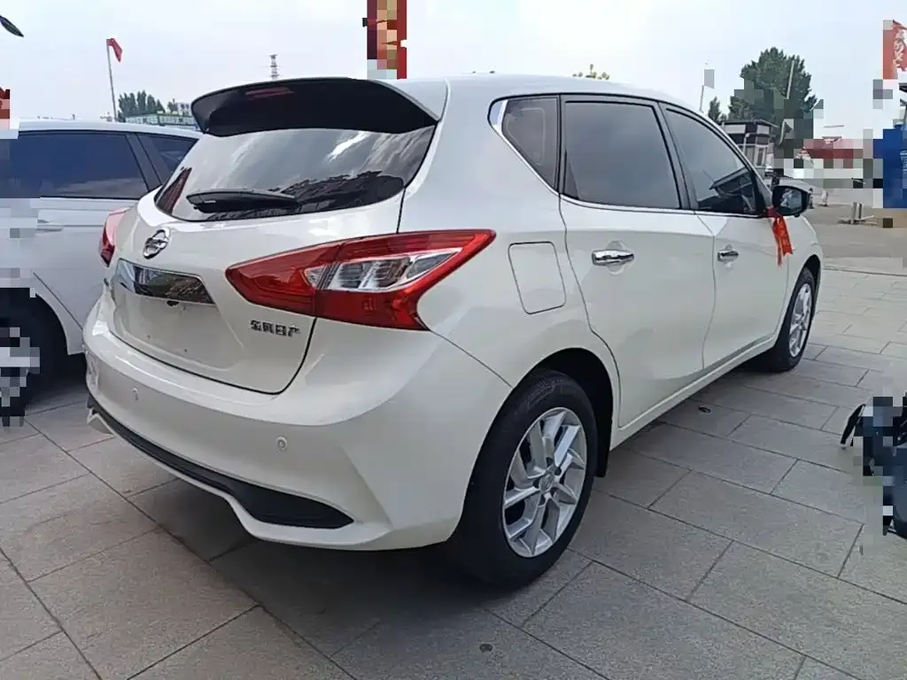 Nissan Tiida — фото 3