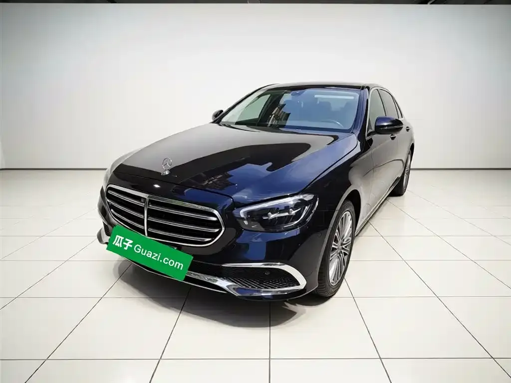 Mercedes-Benz E-Class — фото 1