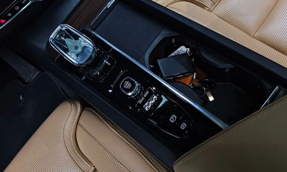 Volvo XC60 2021 из KR, фото 9