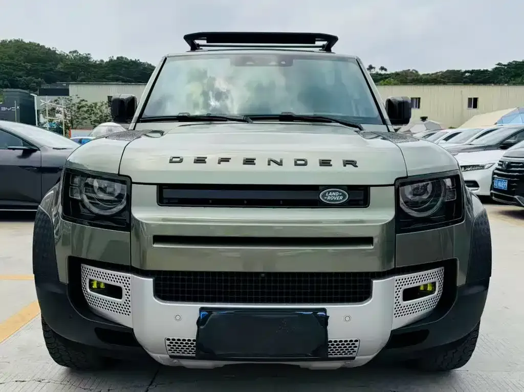 Land Rover Defender — фото 1