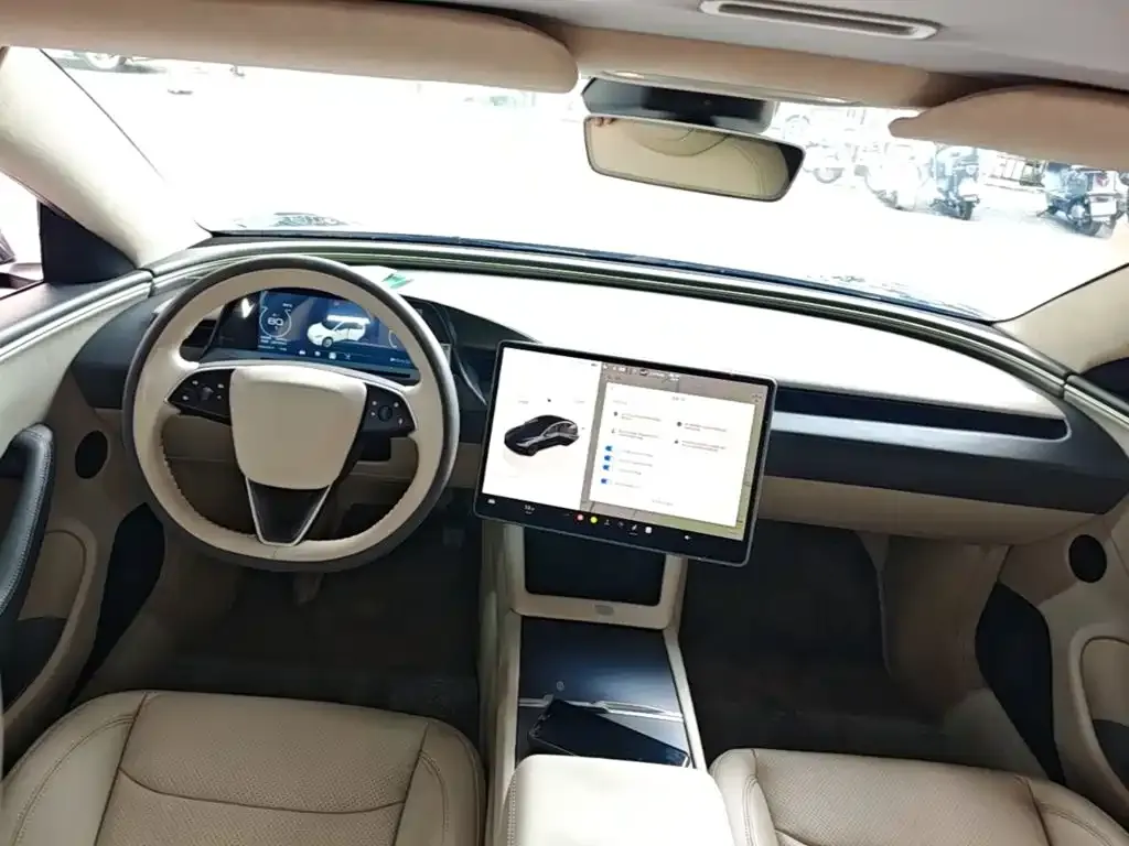 Tesla Model 3 — фото 6
