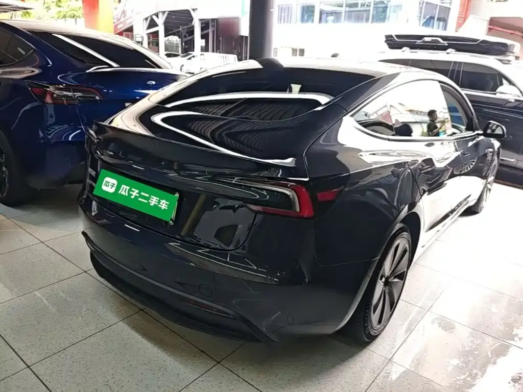 Tesla Model 3 — фото 9