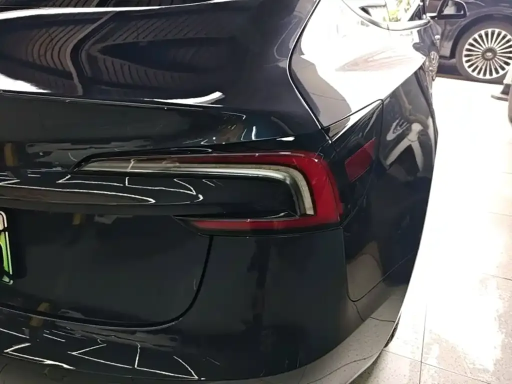 Tesla Model 3 — фото 2