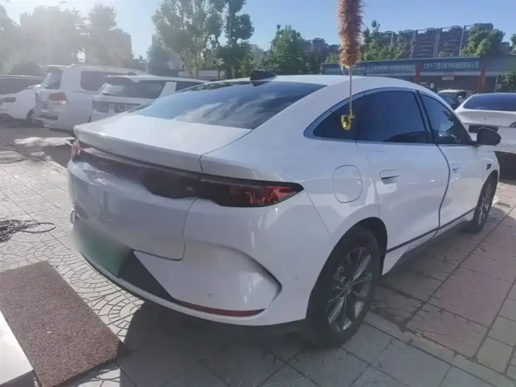 BYD Qin L — фото 2