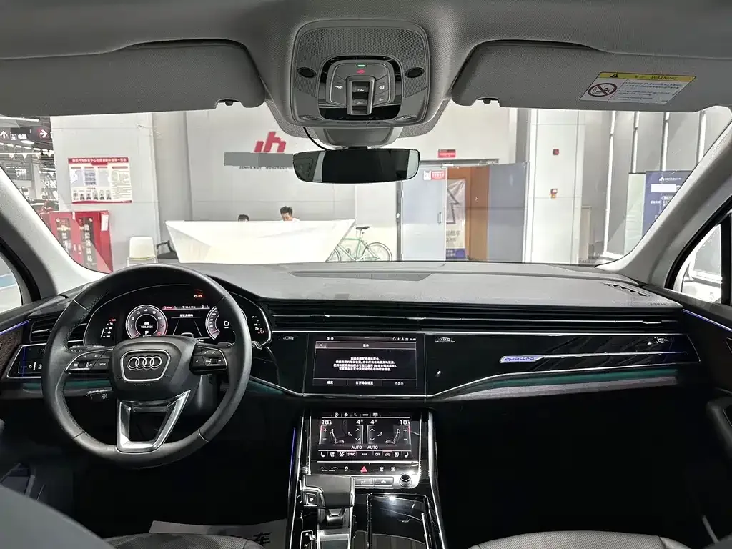 Audi Q7 2021 из CN, фото 2