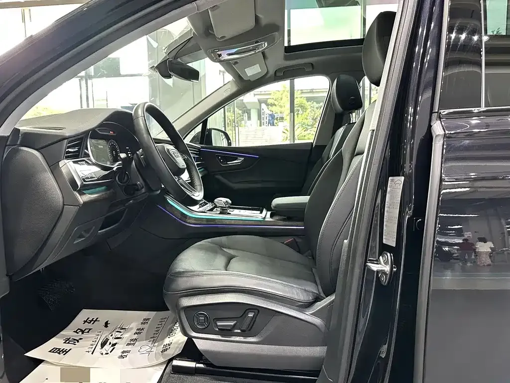 Audi Q7 2021 из CN, фото 8
