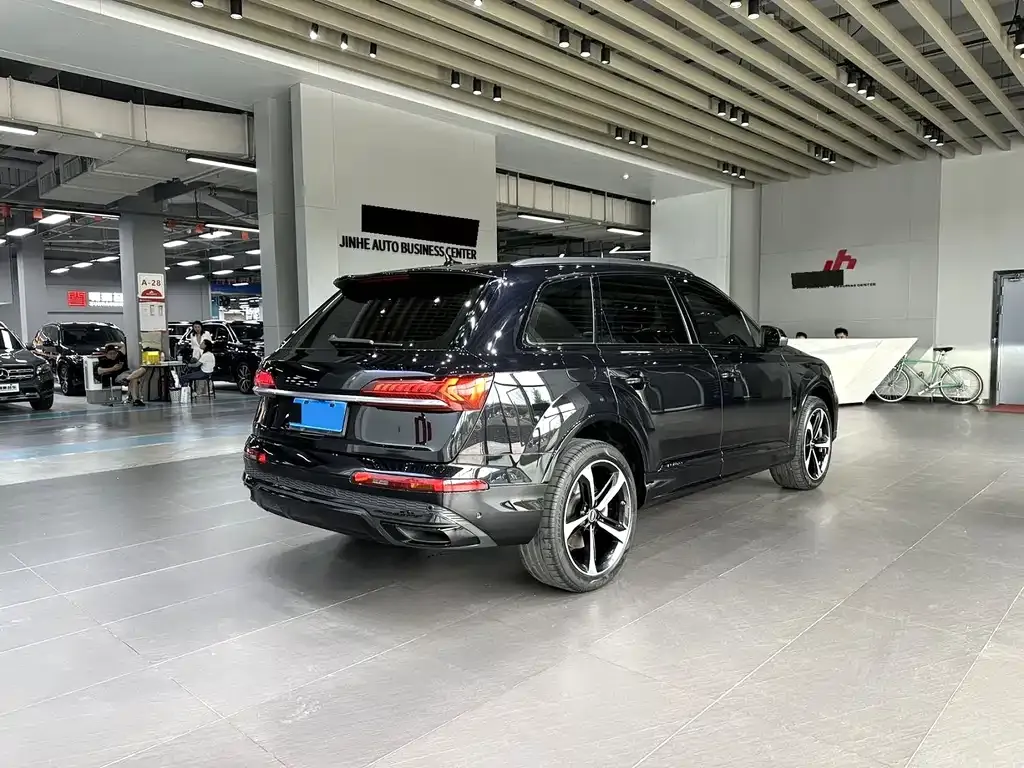 Audi Q7 2021 из CN, фото 7