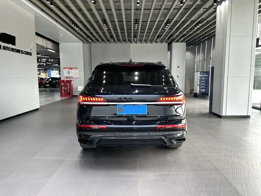 Audi Q7 2021 из CN, фото 3