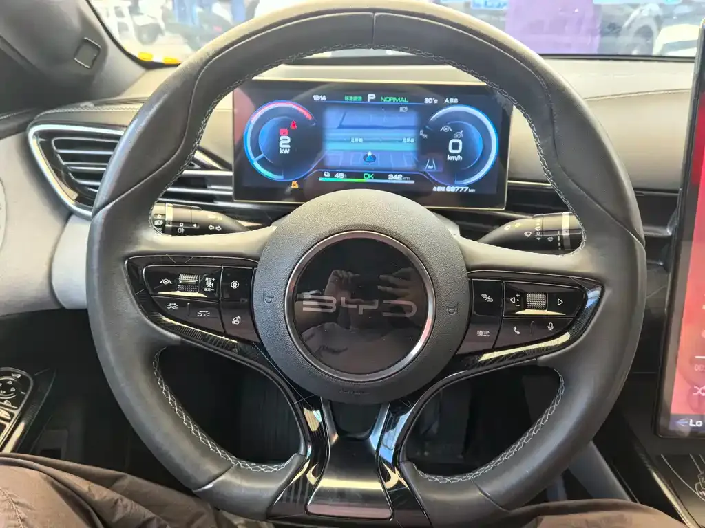 BYD Seal — фото 3