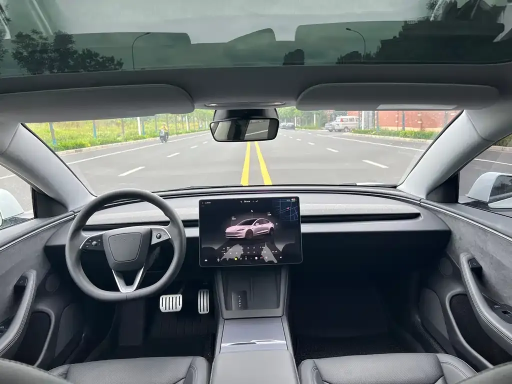 Tesla Model 3 — фото 2