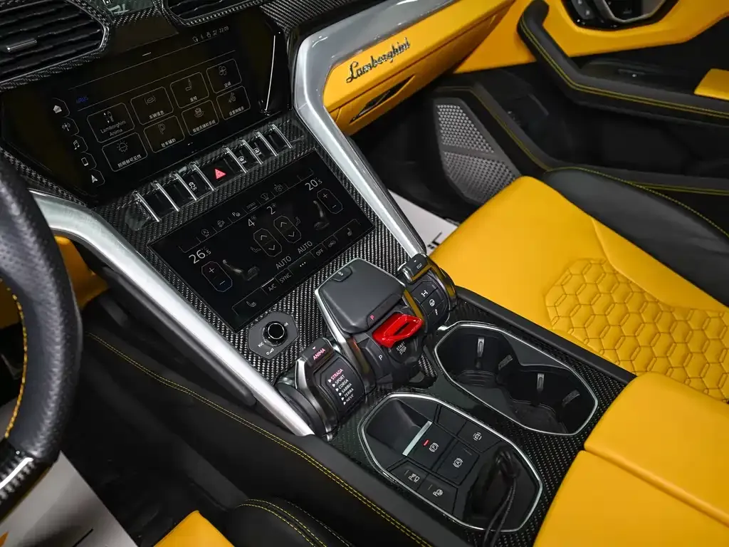 Lamborghini Urus — фото 9