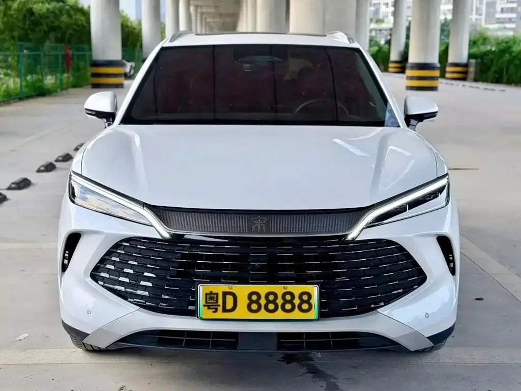 BYD L DM-i — фото 1