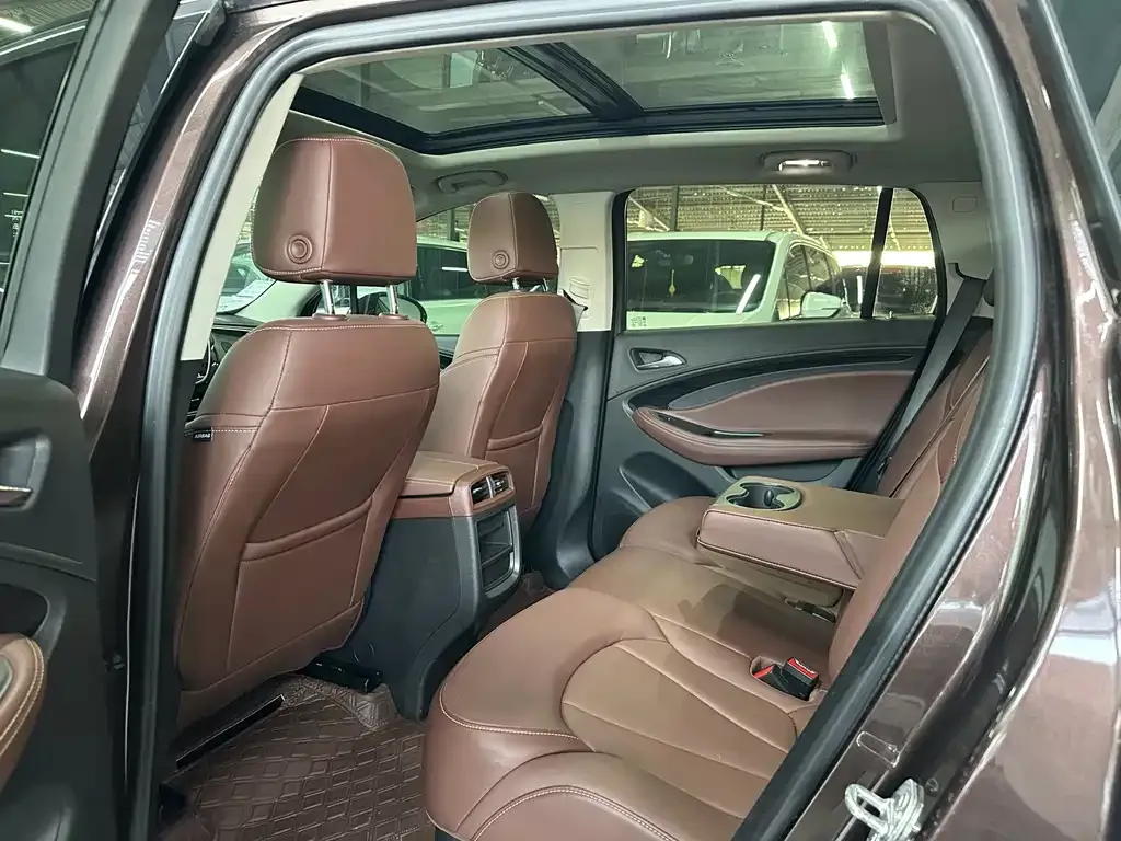 Buick Envision Plus — фото 8