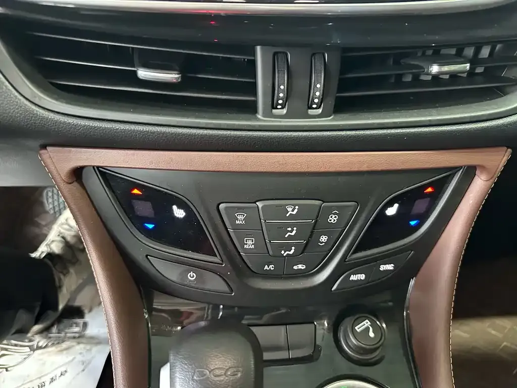 Buick Envision Plus — фото 10