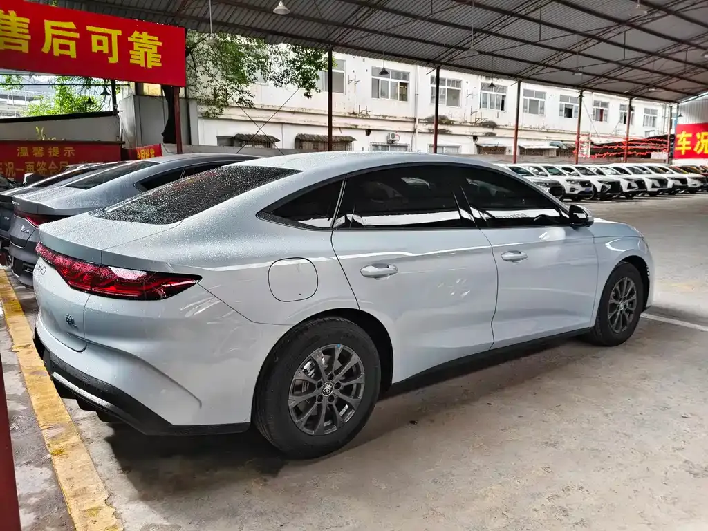 BYD Qin L — фото 9