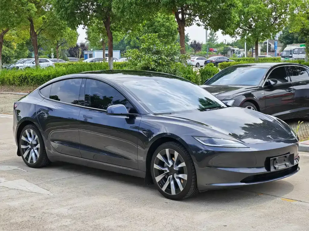 Tesla Model 3 — фото 10