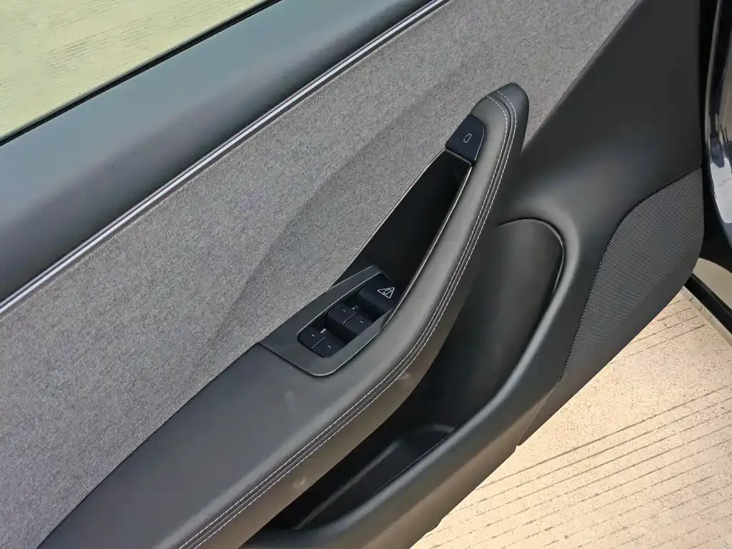 Tesla Model 3 — фото 6