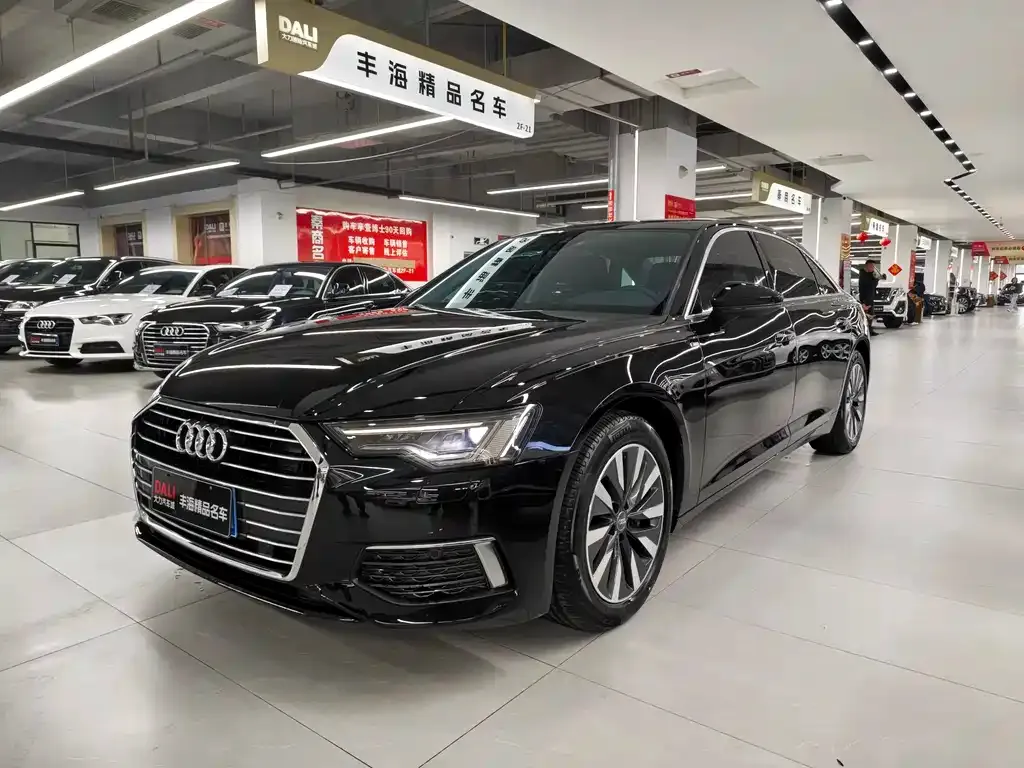 Audi A6L — фото 1