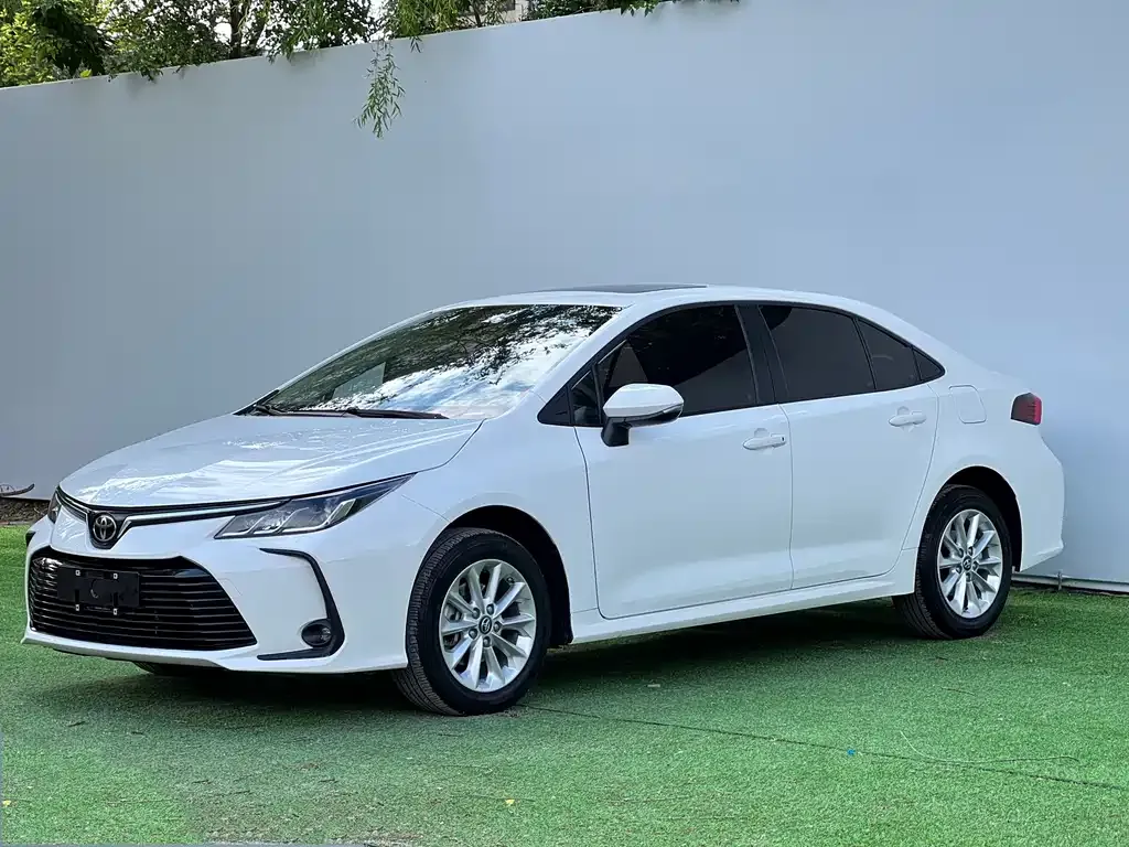 Toyota Corolla — фото 1