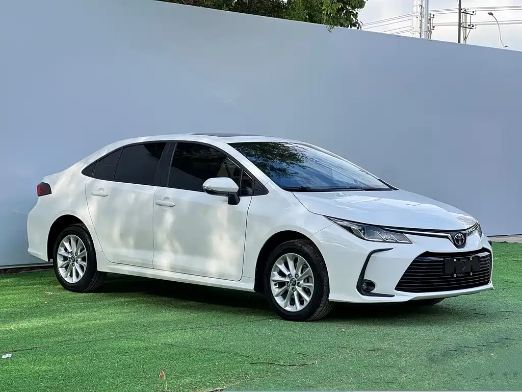 Toyota Corolla — фото 4
