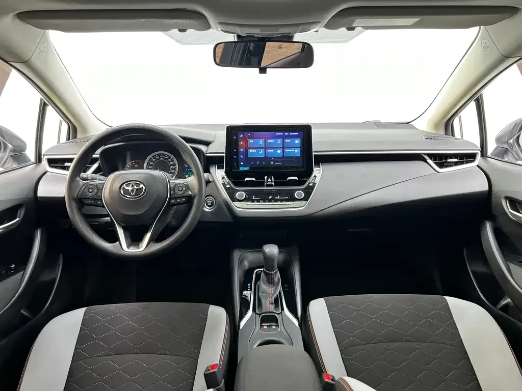 Toyota Corolla — фото 9