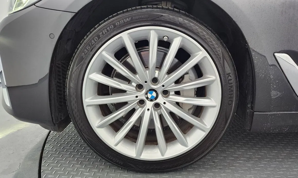BMW 5-Series 2023 из KR, фото 5