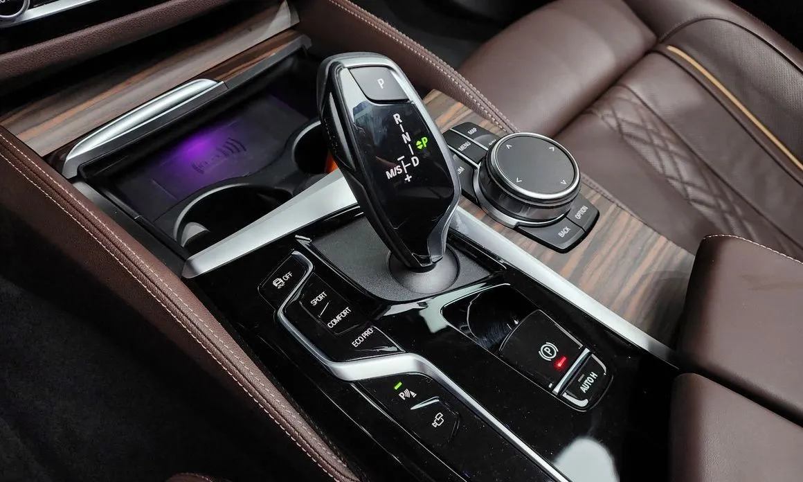 BMW 5-Series 2023 из KR, фото 8