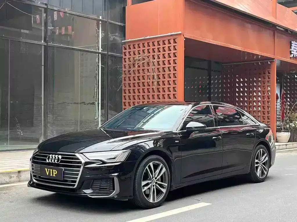 Audi A6L — фото 1