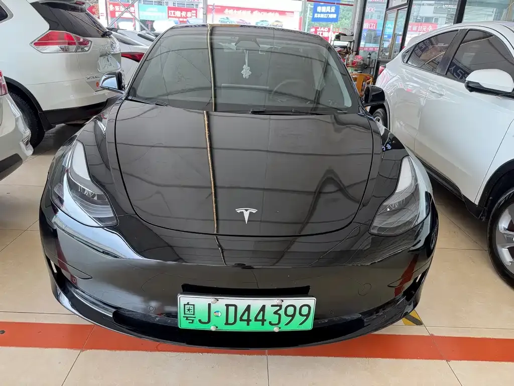 Tesla Model 3 — фото 10
