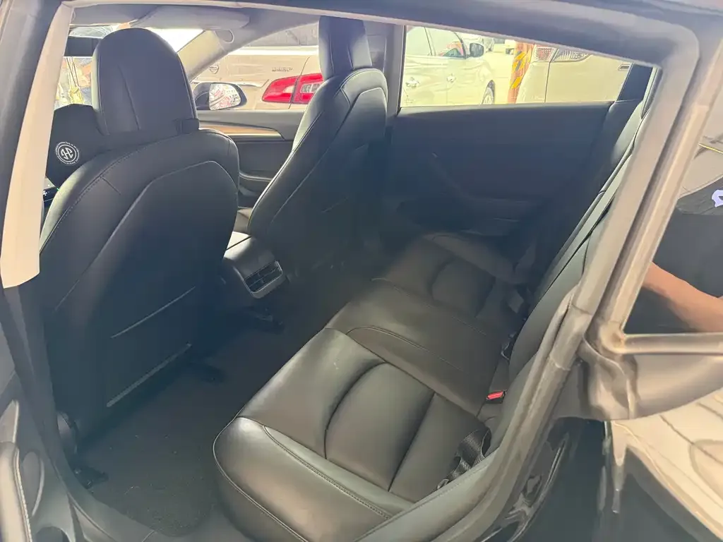 Tesla Model 3 — фото 2