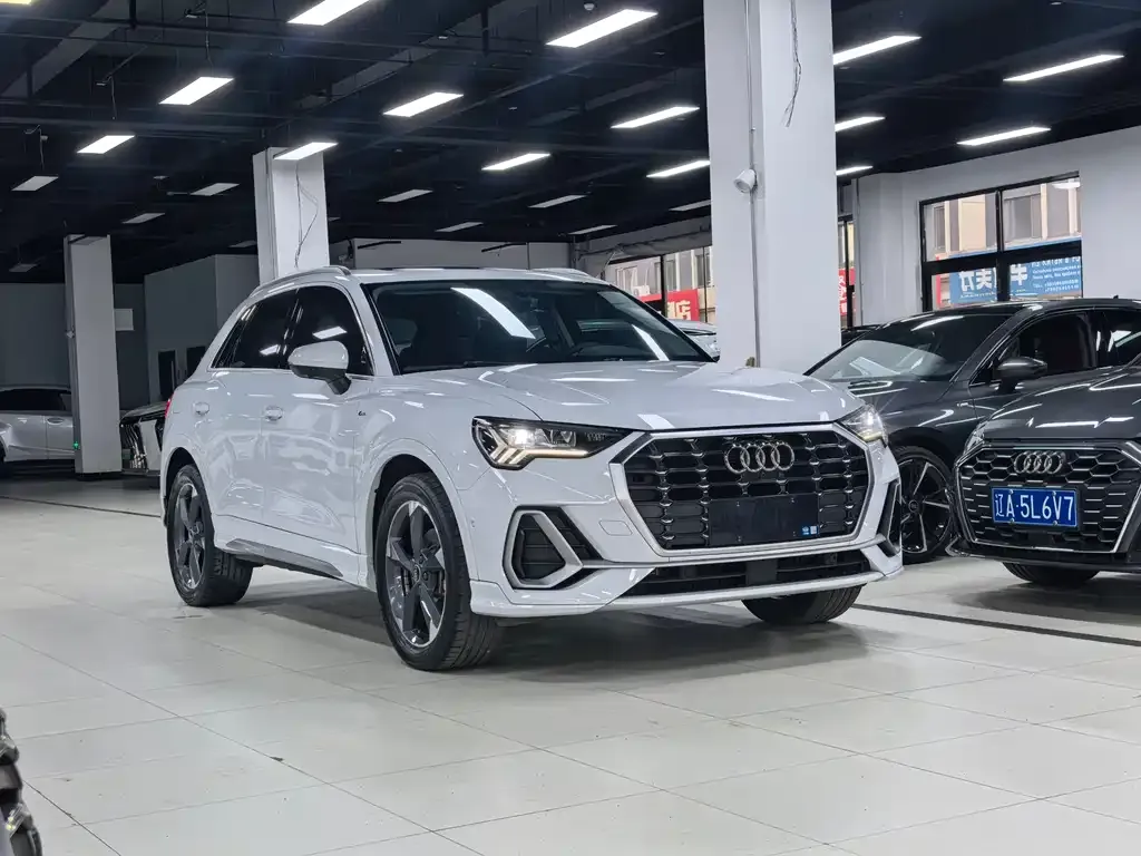 Audi Q3 — фото 10