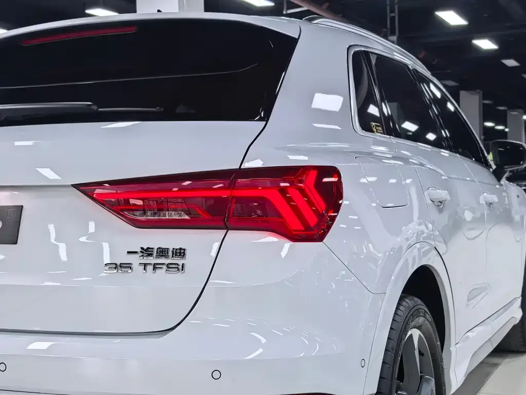 Audi Q3 — фото 2