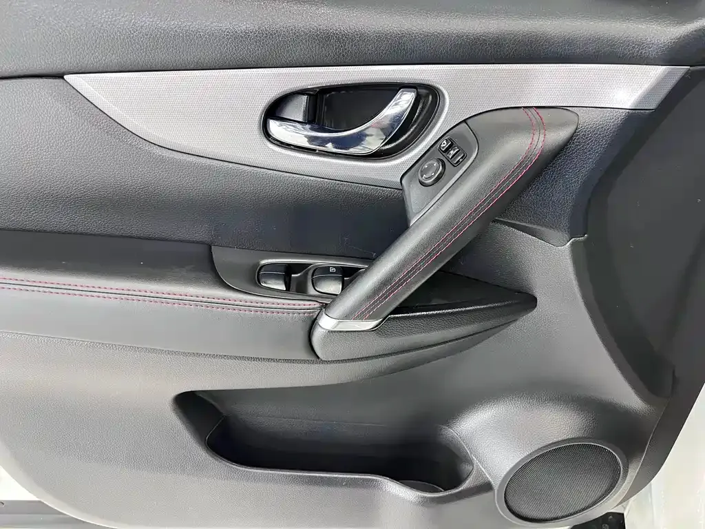 Nissan Qashqai — фото 10