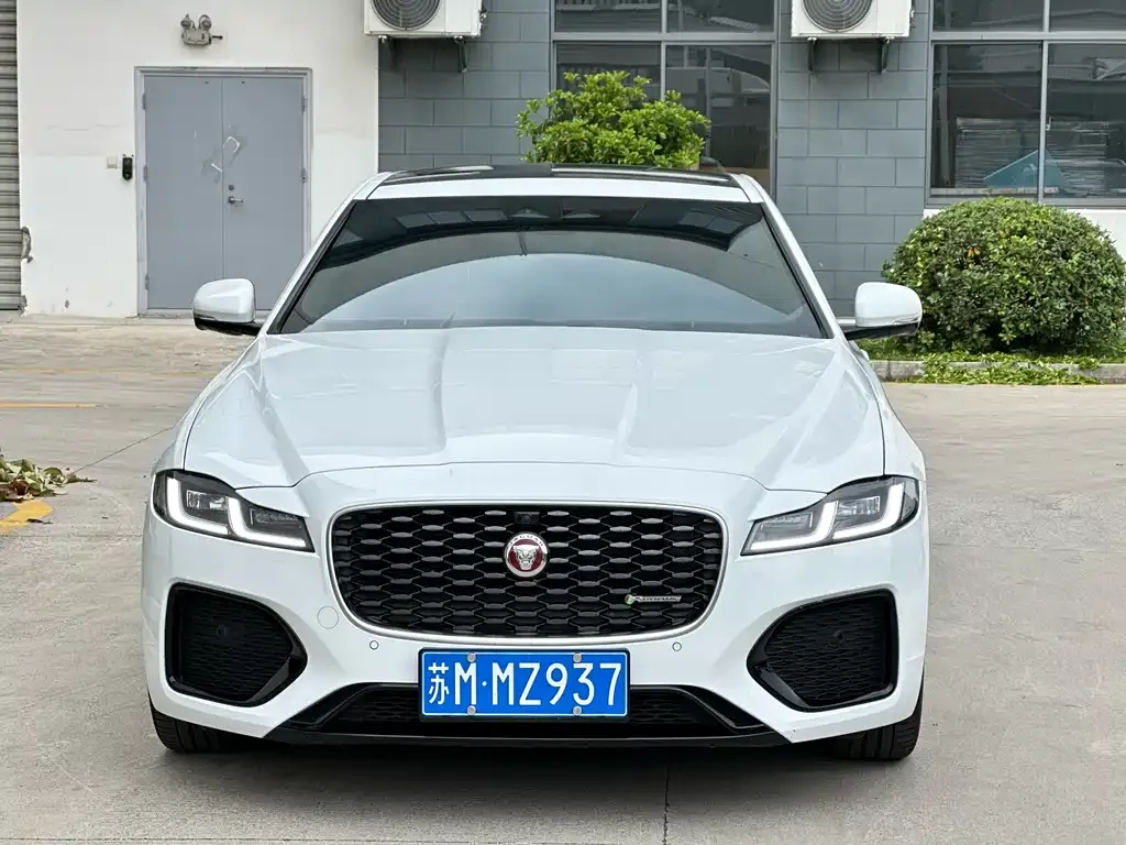 Jaguar XFL — фото 2