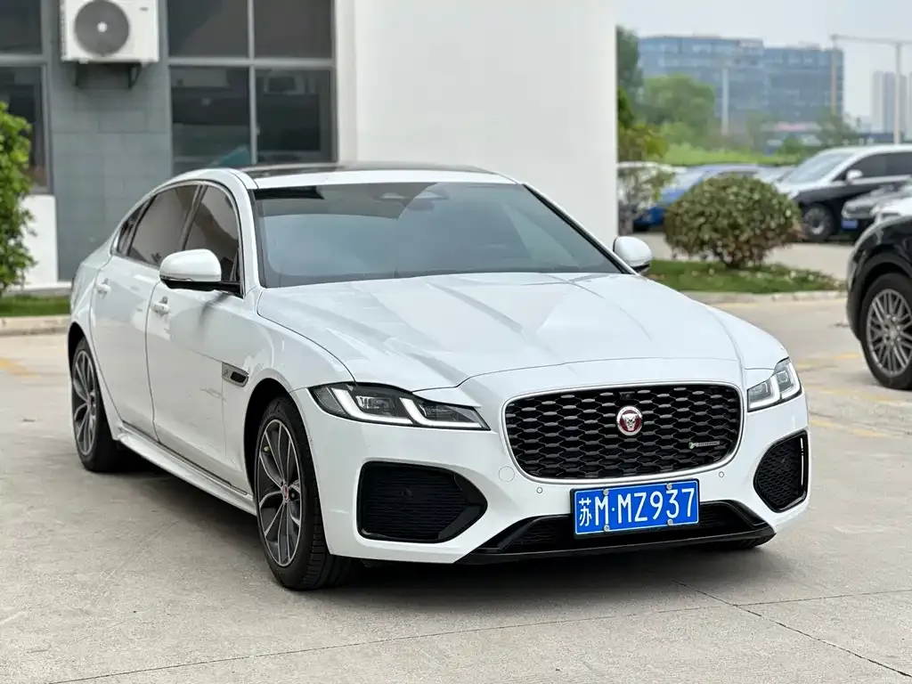 Jaguar XFL — фото 4