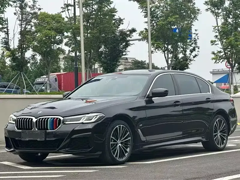 BMW 5 Series — фото 1