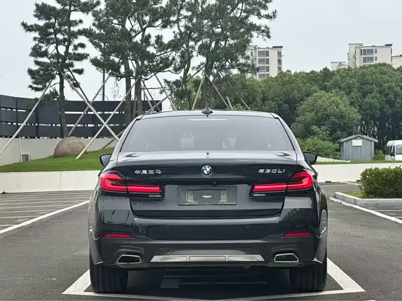 BMW 5 Series — фото 10