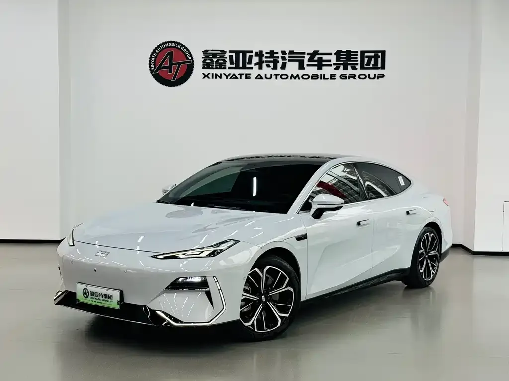 Geely Galaxy E8 — фото 1