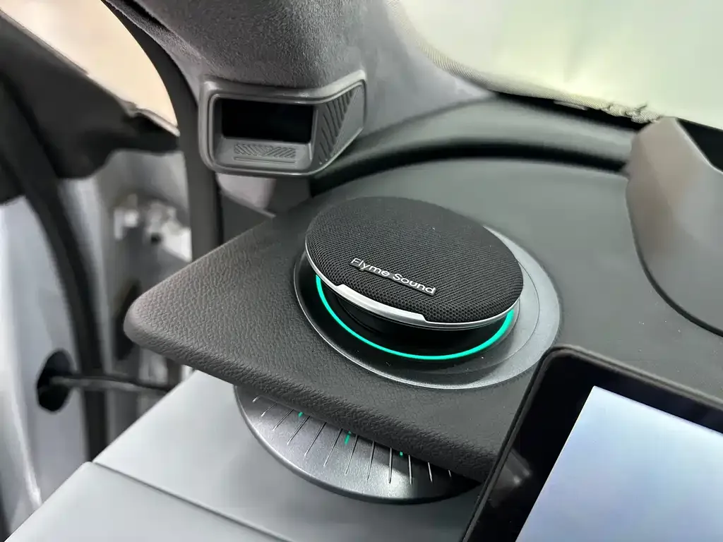 Geely Galaxy E8 — фото 6