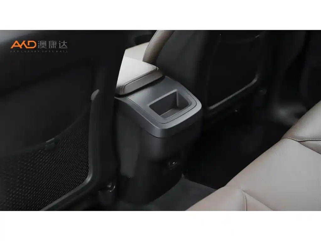 Volvo XC60 2024 из CN, фото 2