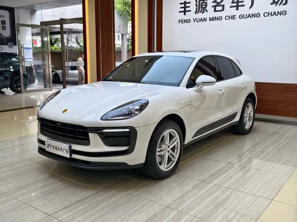 Porsche Macan — фото 1