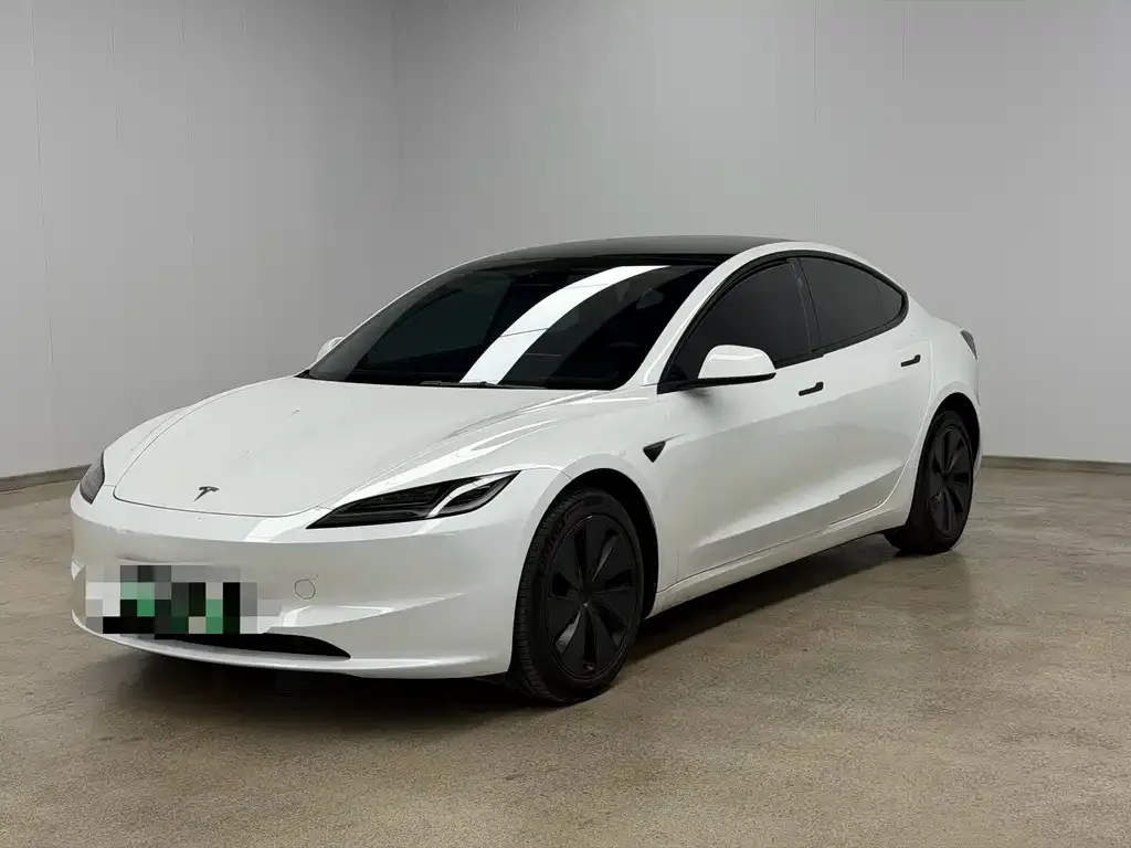 Tesla Model 3 — фото 1