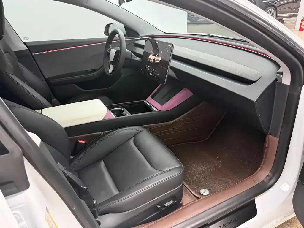 Tesla Model 3 — фото 10
