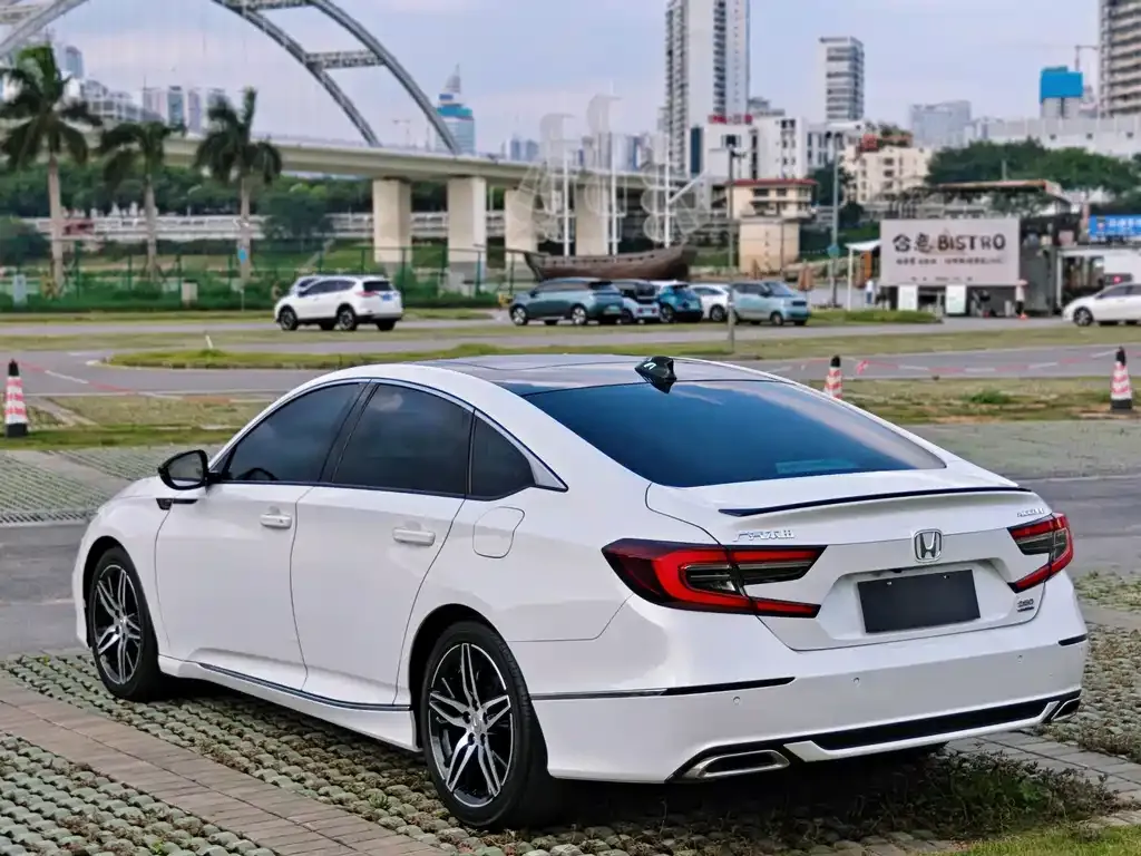 Honda Accord — фото 5