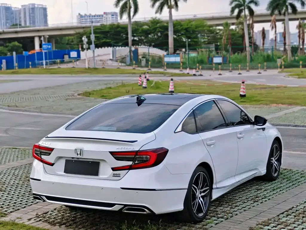 Honda Accord — фото 6
