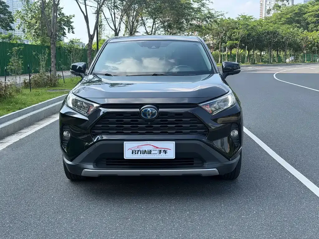 Toyota RAV4 — фото 9