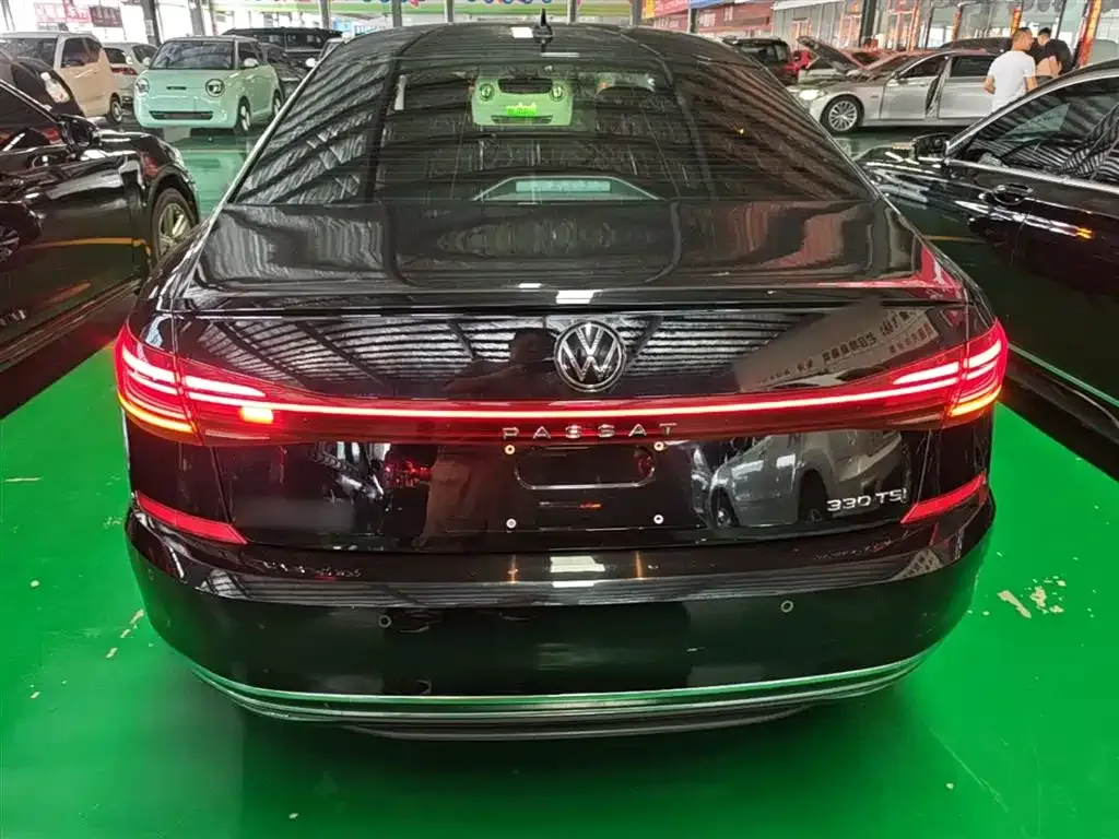 Volkswagen Passat — фото 8